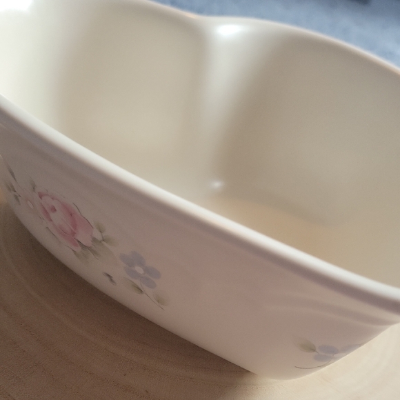 Pfaltzgraff Heart-Shaped Floral Dish - Picture 3 of 7